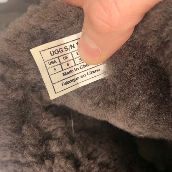 UGG Bailey Button Triplet Chocolate Boots - Picture 9 of 10